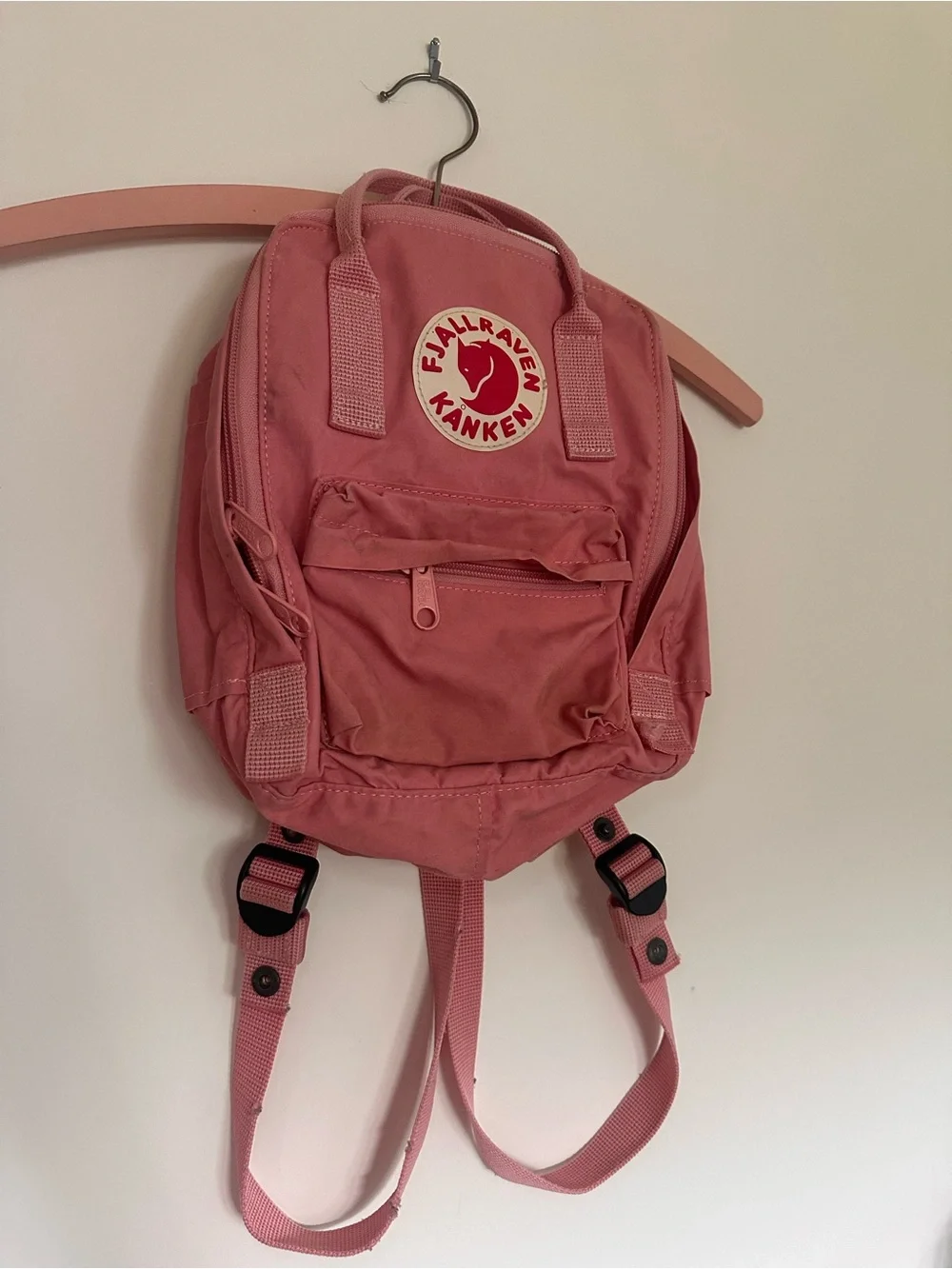 Fjallraven Kanken Mini Backpack in Dusty Pink